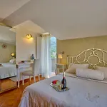 Garden Tower Relais Sorrento Oda ve Kahvaltı 3*