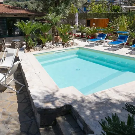 Garden Tower Relais Bed & Breakfast 3*