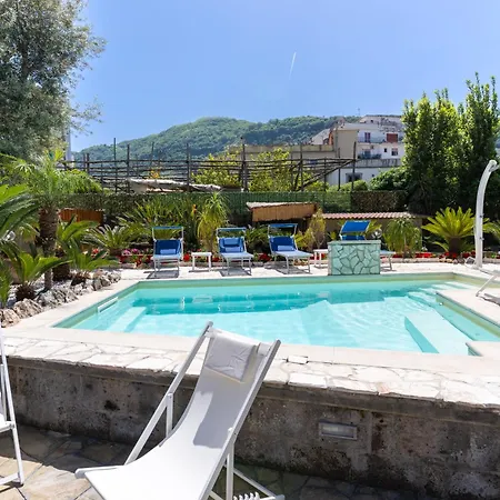 Garden Tower Relais Bed & Breakfast 3*