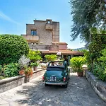 Garden Tower Relais Bed and Breakfast 3*