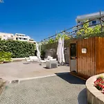 Garden Tower Relais Bed and Breakfast 3*